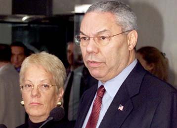 Οι ΗΠΑ προειδοποιούν τη Γιουγκοσλαβία να συνεργαστεί στενότερα με το ICTY