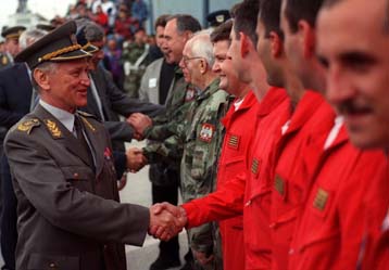 Την παραίτησή του υπέβαλε ο αντιπρόεδρος της σερβικής κυβέρνησης, Μόμτσιλο Πέρισιτς