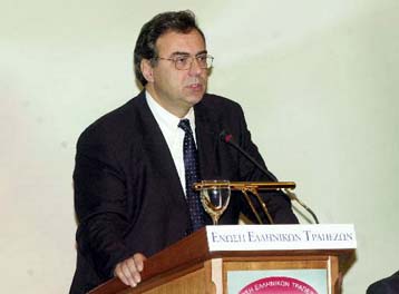 Ακόμη «λιγότερο κράτος» σε ΕΤΕ και Εμπορική εξήγγειλε ο Ν.Χριστοδουλάκης