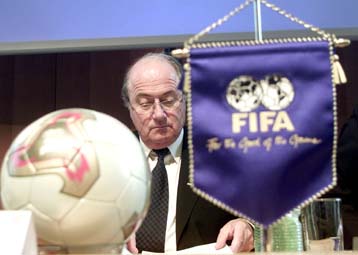 Βέβαιος για την επανεκλογή του στην ηγεσία της FIFA o Μπλάτερ