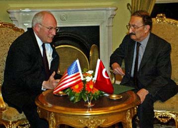 Οι ΗΠΑ δεν θα αναλάβουν άμεσα δράση κατά του Ιράκ, διαβεβαιώνει ο Τσένι