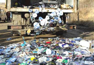 Ένα στα δύο CD που πωλούνται στην Ελλάδα είναι πειρατικά, σύμφωνα με την Κομισιόν