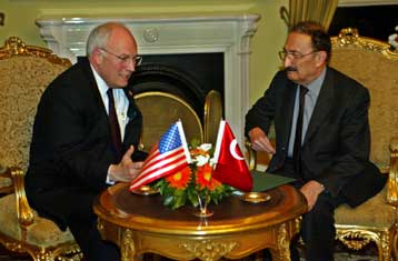 Η πραγματικότητα στην Κύπρο πρέπει να γίνει αποδεκτή, επανέλαβε ο Ετζεβίτ στον Τσένι