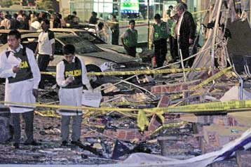 Εννέα νεκροί στη Λίμα από έκρηξη βόμβας, λίγα 24ωρα πριν από την άφιξη Μπους