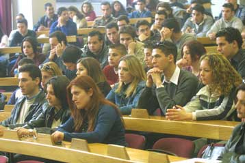 Το ΔΙΚΑΤΣΑ αναγνωρίζει ξανά τους τίτλους σπουδών των βρετανικών πανεπιστημίων