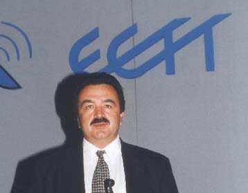 Μειώνονται τα τέλη κλήσεων από σταθερά σε κινητά τηλέφωνα