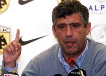 Αυτοπροτάθηκε ο Σάντος στην ΑΕΚ, όπως ο ίδιος δηλώνει