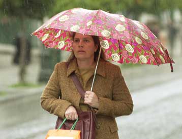 Καταιγίδες, χιόνια και χαμηλές θερμοκρασίες τα χαρακτηριστικά του καιρού το τριήμερο