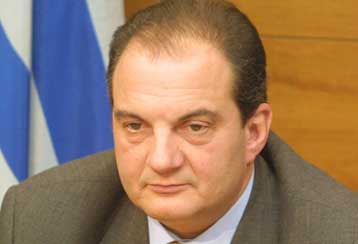 Η ΝΔ στηρίζει τη διεύρυνση δήλωσε ο Καραμανλής μετά τη συνάντηση με τον Φερχόιγκεν