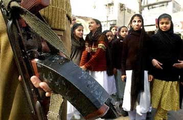 Πενήντα δύο τραυματίες από επίθεση ανταρτών στο ινδικό Κασμίρ