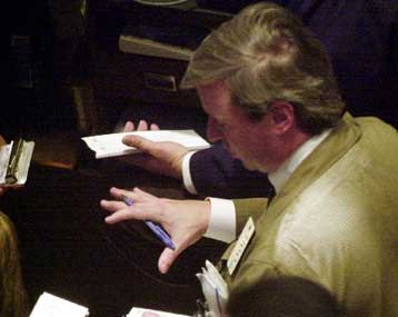 Με απώλειες έκλεισαν Nasdaq και Dow Jones την Παρασκευή