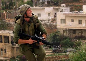 Βία και διπλωματία μονοπωλούν την καθημερινότητα στη Μέση Ανατολή