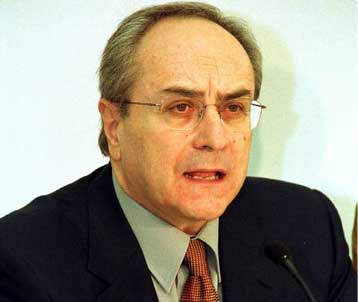 Ο Κ.Σημίτης απαξίωσε την κεντροαριστερά στην Ελλάδα, υποστηρίζει ο Ν.Κωνσταντόπουλος