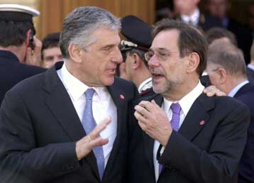 Καμία απόφαση για τον ευρωστρατό ερήμην της Αθήνας, ξεκαθάρισε ο Γ.Παπαντωνίου