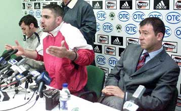 Ο Βαρδής Βαρδινογιάννης υπαίτιος των επεισοδίων, τονίζει η ΠΑΕ Ολυμπιακός