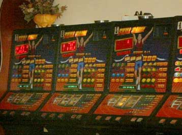 H είσοδος ανηλίκου σε κατάστημα με «φρουτάκια» γεννά δικαίωμα αποζημίωσης στους γονείς