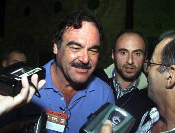 Ο Αραφάτ σε ντοκιμαντέρ του Όλιβερ Στόουν με θέμα τις συγκρούσεις ανά την υφήλιο