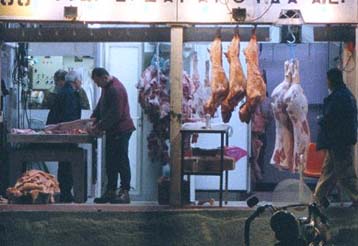 Ατασθαλίες στη λειτουργία της κρεαταγοράς του Ρέντη κατέγραψε η Κομισιόν