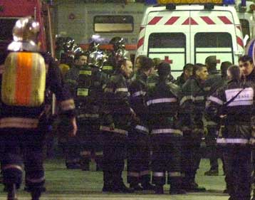 Οκτώ νεκροί και δεκάδες τραυματίες από επίθεση σε προάστιο του Παρισιού