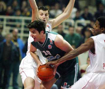 «Πικρή» νίκη των «πρασίνων» 88-78 στο ντέρμπι των αιωνίων για την Ευρωλίγκα