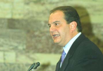 Η κυβέρνηση δεν μπορεί να παράγει έργο και να πάρει αποφάσεις τόνισε ο Κ.Καραμανλής