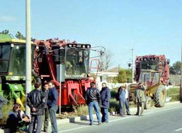 Στους δρόμους οι βαμβακοπαραγωγοί της βόρειας Ελλάδας
