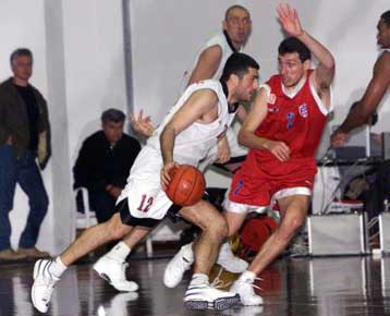 Νίκη-παραμονή για τη Νήαρ Ηστ, περίπατοι για ΠΑΟ, ΠΑΟΚ και Ηρακλή