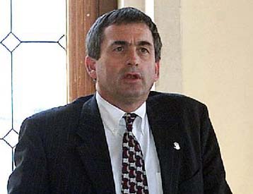 Το σημαντικό είναι η εξάρθρωση της ηγεσίας της 17 Νοέμβρη, τονίζει ο Τόμας Μίλερ