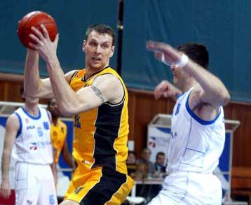 Περίπατος για την ΑΕΚ στη Νέα Φιλαδέλφεια-Ανετα ο Ολυμπιακός το Μαρούσι