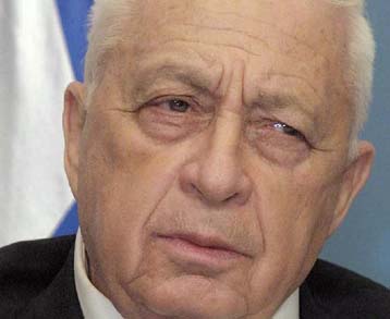 Σε πόλεμο βρίσκεται το Ισραήλ, διακήρυξε ο Σαρόν και «έδειξε» ως εχθρό τον Αραφάτ