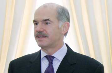 Ικανοποιημένος ο ΥΠΕΞ για την υιοθέτηση της πρότασής του από τον Σημίτη