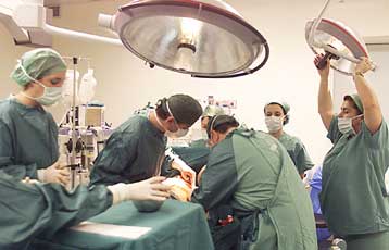 Μπαράζ αγωγών στο Διοικητικό Πρωτοδικείο για ιατρικά σφάλματα