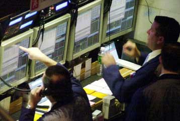 Υποχώρησε ο Dow Jones, ενισχύθηκε ο Nasdaq τη Δευτέρα