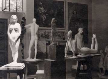 Είκοσι τέσσερις γλύπτες εκθέτουν και τιμούν το δάσκαλό τους Γιάννη Παππά