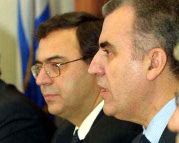 Το 1% του ΑΕΠ υπέρ του ΙΚΑ και πολυετή ομόλογα για το έλλειμμα προτείνει η κυβέρνηση