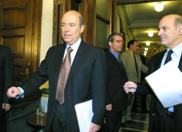 Το 2003 θα είναι χρονιά – κλειδί για τη διεθνή θέση της Ελλάδας, τόνισε ο Κ.Σημίτης