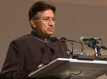 Δημοψήφισμα θα κρίνει την παραμονή του Μουσαράφ στην προεδρία του Πακιστάν