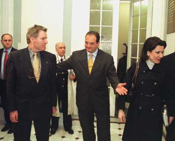 Σοβαρά, αλλά όχι ανυπέρβλητα τα προβλήματα για τους Ολυμπιακούς, εκτιμά ο Καραμανλής