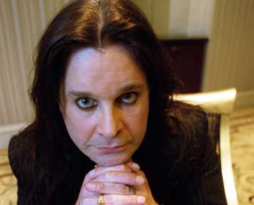 Πρόσκληση σε δείπνο από τον Τζορτζ Μπους δέχτηκε ο Όζι Όζμπορν