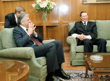 Μεσανατολικό, Κυπριακό και εξοπλισμοί απασχόλησαν Παπαντωνίου και Ιβανόφ