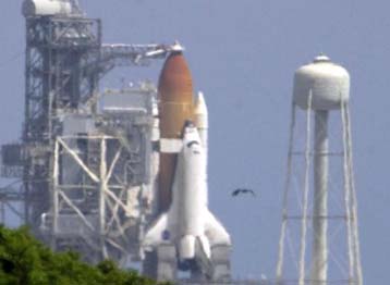 Διαρροή καυσίμων στο Atlantis αναβάλλει την εκτόξευση του διαστημικού λεωφορείου