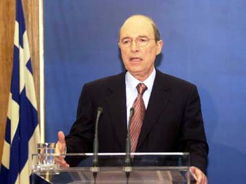 Απολογισμό του κυβερνητικού έργου κατά τη διετία 2000-2002 θα παρουσιάσει ο Κ.Σημίτης