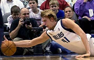 Μεγάλη νίκη των Μάβερικς επί των Λ.Α. Κλίπερς – Μεγάλος πρωταγωνιστής ο Νοβίτζκι