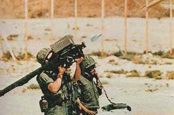 Συσκευές τακτικών επικοινωνιών VHF προμηθεύεται ο στρατός από Intracom και ΕΒΟ