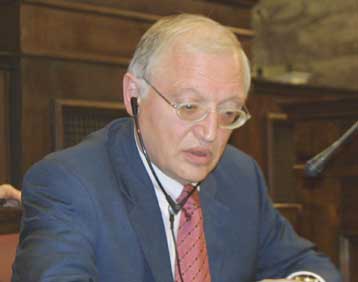 Δεν «βλέπει» πολιτική λύση του Κυπριακού εντός του 2002 ο Γκ.Φερχόιγκεν