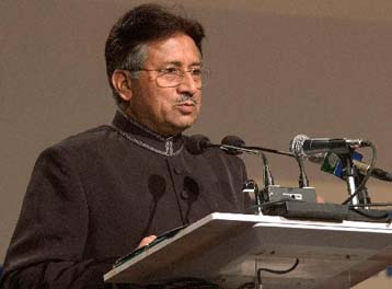 Το Μάιο το δημοψήφισμα για την προεδρία του Πακιστάν, ανακοίνωσε ο Μουσαράφ