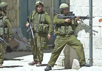 Αποσύρετε τα στρατεύματα χωρίς καθυστέρηση, προτρέπει τους Ισραηλινούς ο Κ.Πάουελ