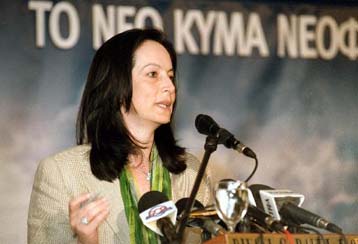 Το διάλογο για ένα νέο κόμμα επαναφέρει η Αννα Διαμαντοπούλου