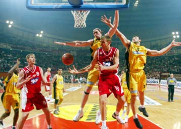 Κυπελλούχος Ελλάδας στο μπάσκετ ο Ολυμπιακός, λύγισε (74-66) το μαχητικό Μαρούσι