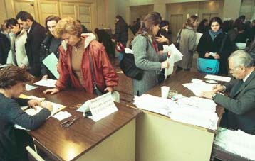 Τεστ γνώσεων, βαθμός πτυχίου και προϋπηρεσία τα νέα κριτήρια προσλήψεων στο Δημόσιο